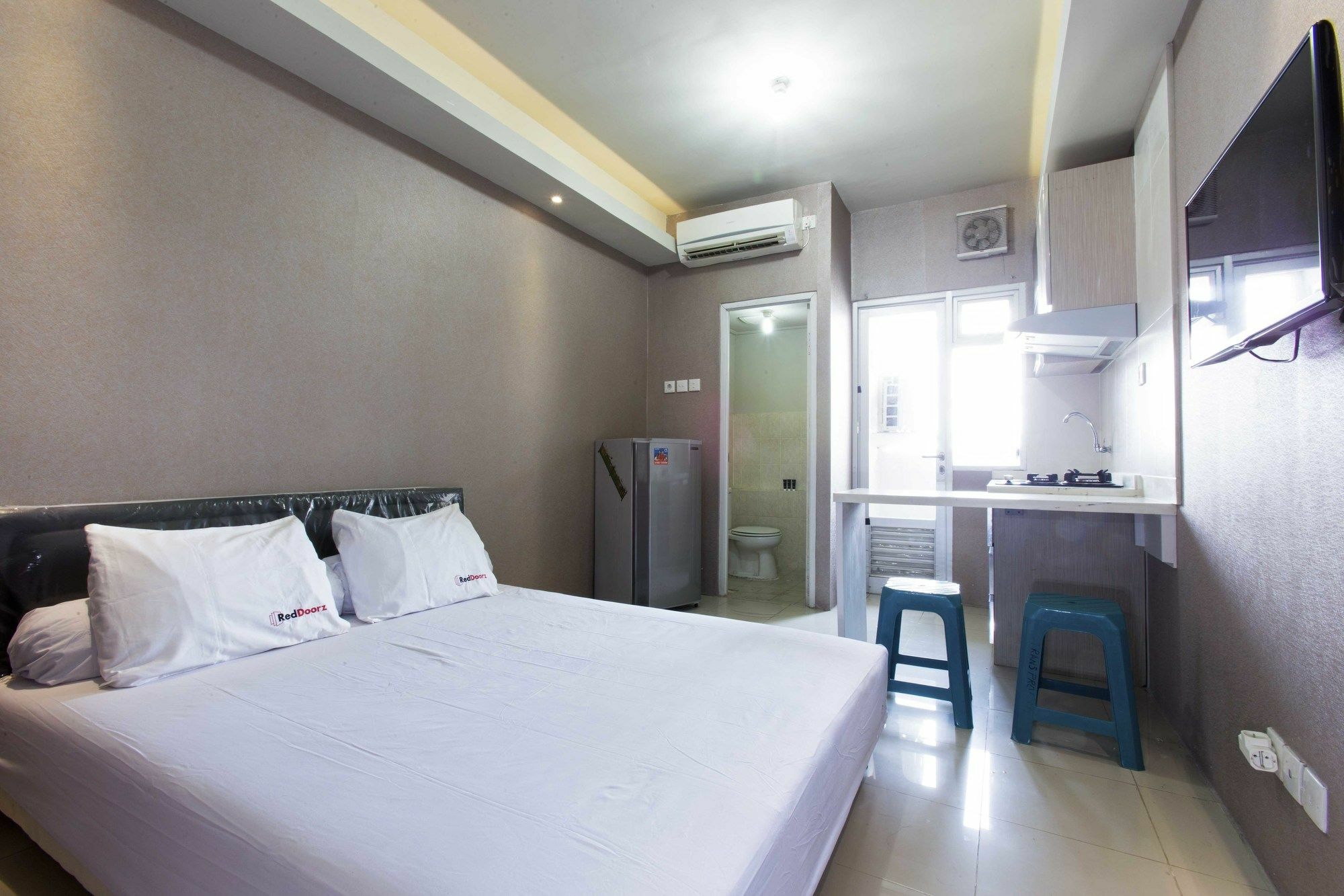 Reddoorz Apartment @ Pegangsaan Kelapa Gading Jakarta Kültér fotó