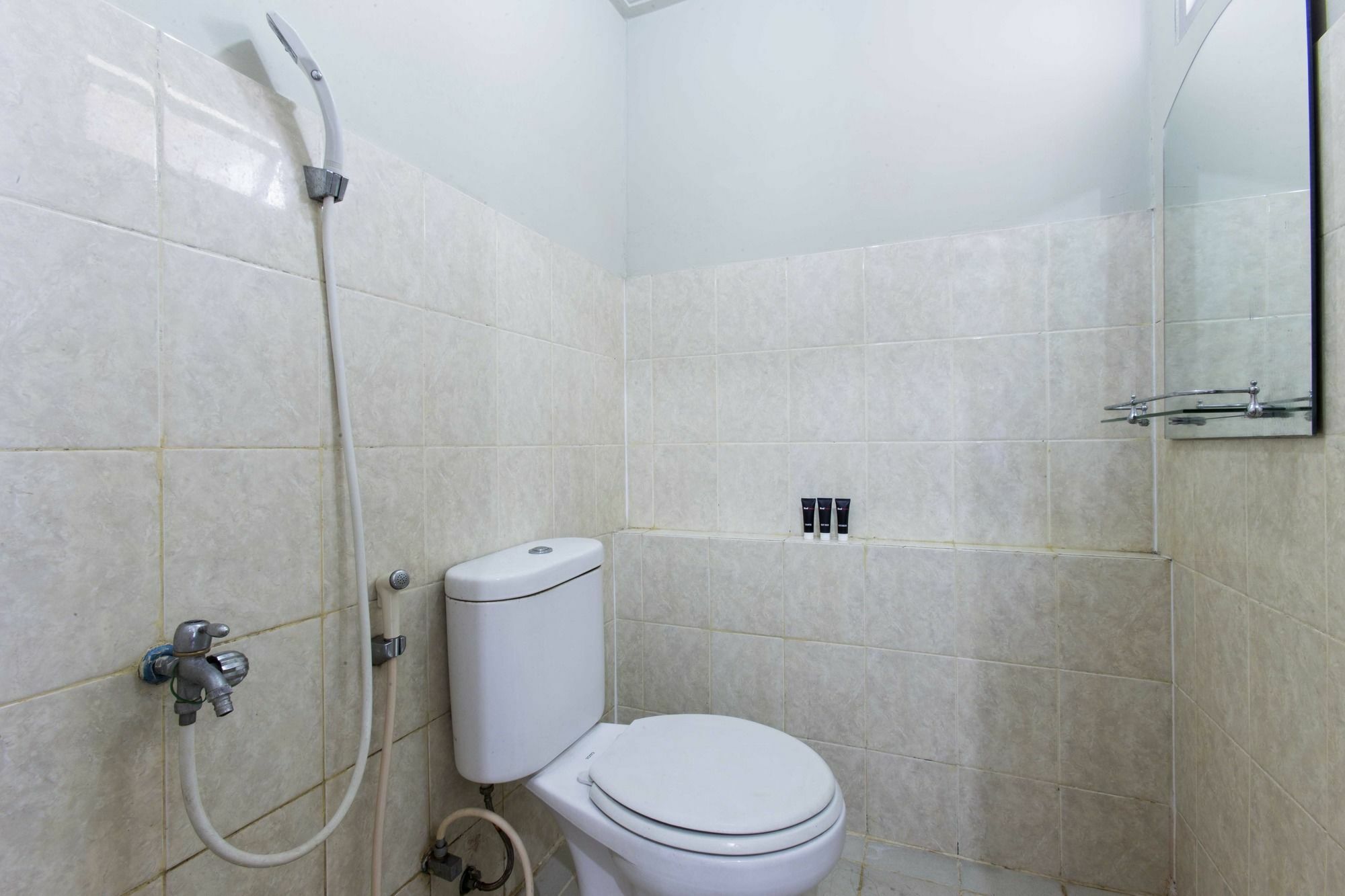 Reddoorz Apartment @ Pegangsaan Kelapa Gading Jakarta Kültér fotó